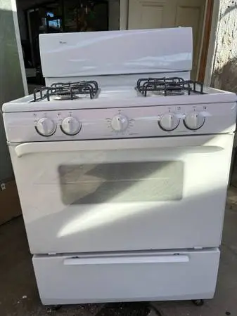 Whirlpool White 30” GAS Stove