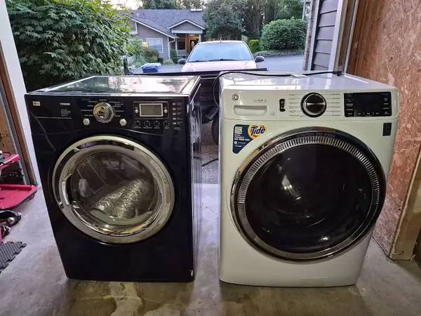 LG Tromm Dryer and GE Washing Machine *work excellent*