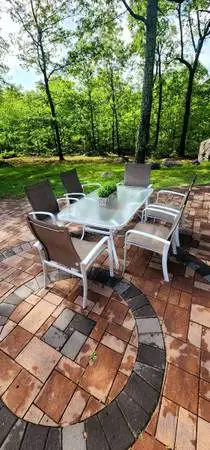 GORGEOUS ALUMINUM PATIO SET WITH 6 WIDE CHAIRS LIKE NEW