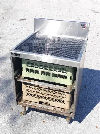 Nice! Perlick Glass Undercounter Storage Bar Rack