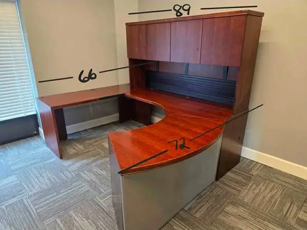 U-SHAPED EXECUTIVE DESK