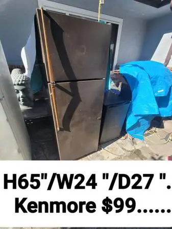 Apartment size refrigerator