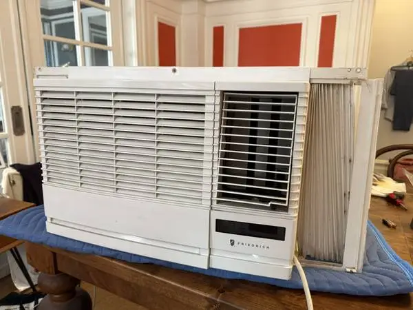 A/C For Parts or Repair Friedrich 10,000 BTU