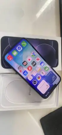 Apple iPhone 16 e (UNLOCKED ) 128GB