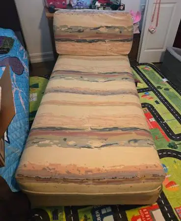 Lounge and matching chair