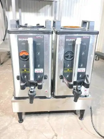Dual Bunn Coffee Brewer Servers & Server Station