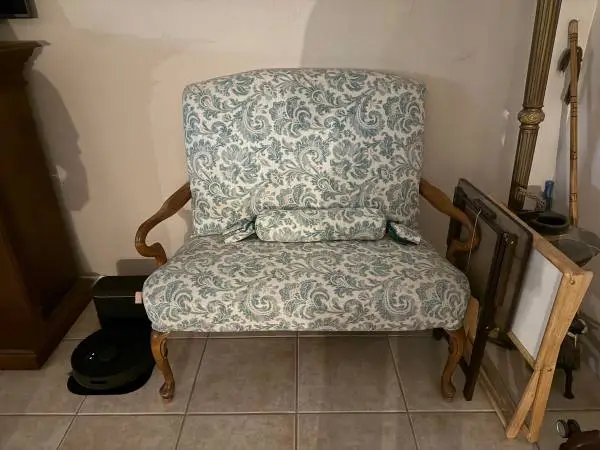 Love seat