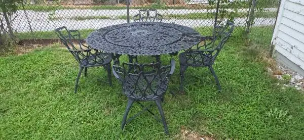 Rare Victorian Heavy Cast 54 Diameter Patio Table w Chairs