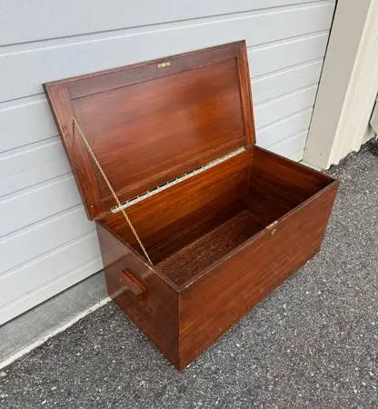 More Storage Chests / Ottomans / Foot Stools at Creative Bargains