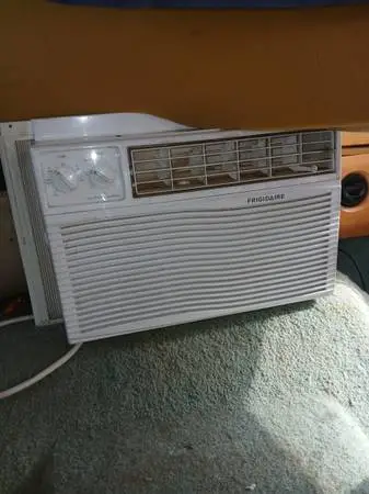 SMALL AIR CONDITIONER