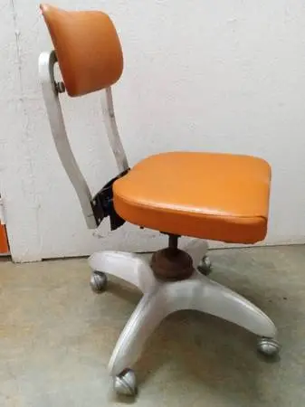 Aluminum Rolling Work Chair (Vintage 1960s Sturdy)