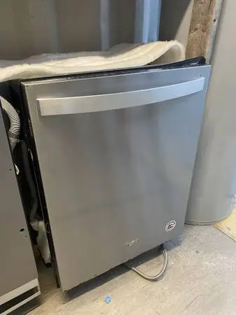 SS Whirlpool Dishwasher Built In Model #WDT750SAHZO Used