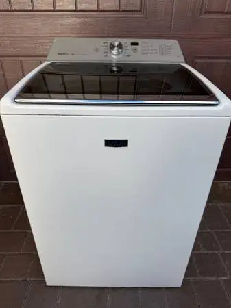 LIKE NEW MAYTAG WASHER