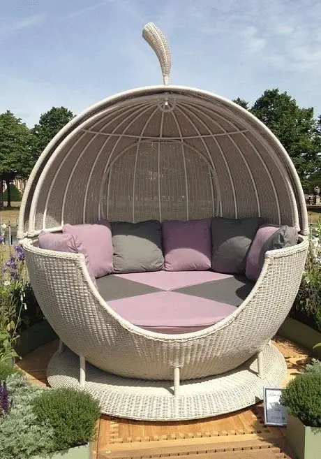 Outdoor Daybeds