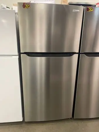 New frigidaire top freezer