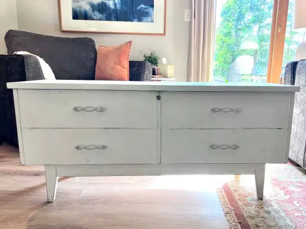 Vintage Cedar Chest / Blanket Chest - Safety Lock Removed