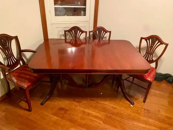 Duncan-Phyfe Style Mid-Century Mahogany Dining Room Set