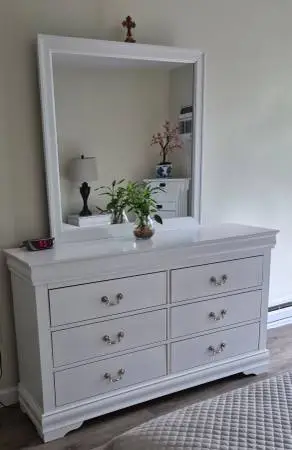 Like New 4-Piece Bedroom Set