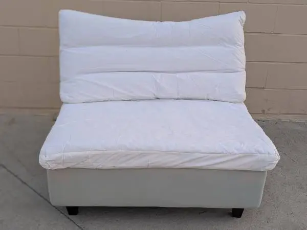 Sixpenny Amelia armless chair no cover