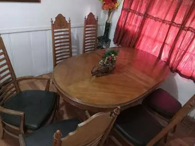 Dinning table & 6 chairs