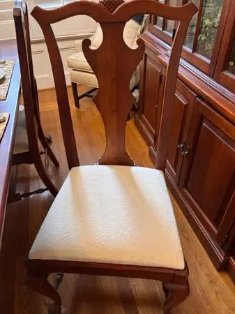 4 BOB TIMBERLAKE TABLE CHAIRS