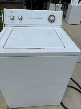 Roper washer super capacity very nice.