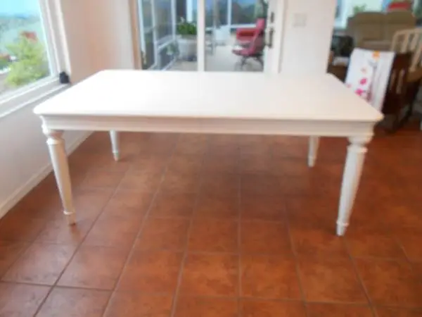 Havertys Coastal Retreat White Table