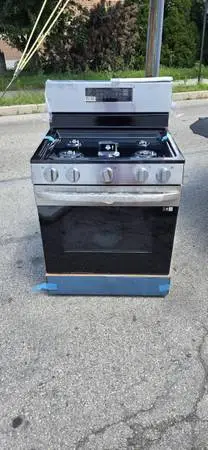 Brand new LG gas range with air fryer self cleaning convection