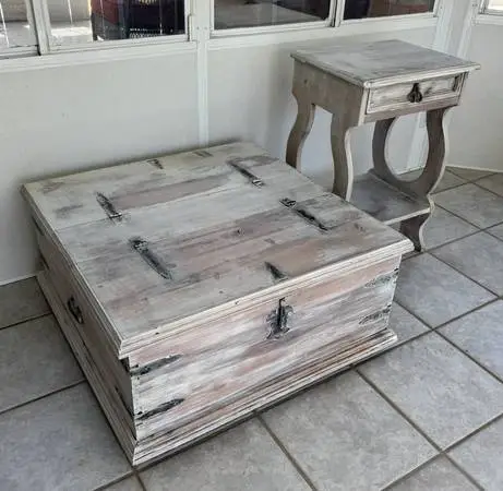 Shabby Chic Coffee Table w 2 Storage Compartments & Matching Side Tble