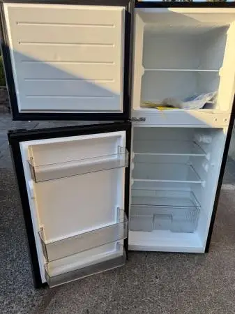 small refrigerator (4. 5 cu ft)