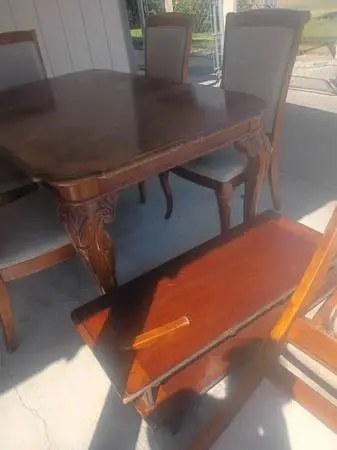Large table n chairs with 2 leaves 200 obo