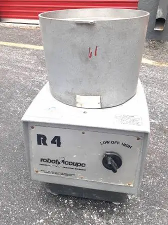 Robot Coupe R4 Mixer Cutter Base
