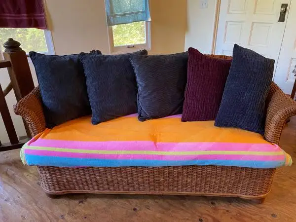 Rattan / Wicker loveseat