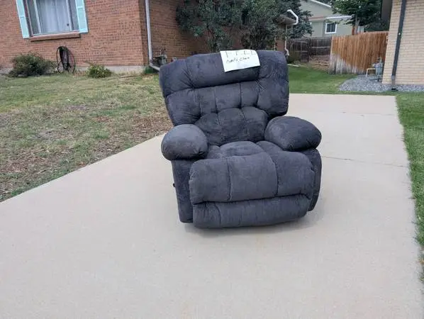 Free Cloth Recliner