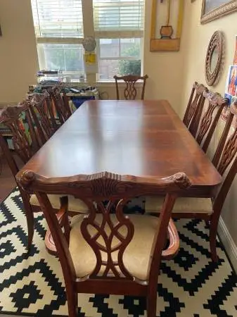Excellent Condition - 8 Seater Dining Table Set With Two Leaves