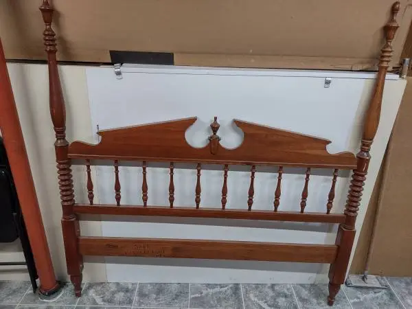 Colonial Bed, Full / Double