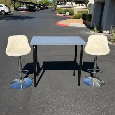 Adjustabel Table & Chairs