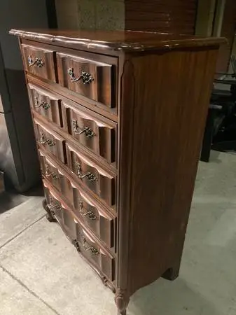 Dresser,chest 5 drawer hiboy,quality,Bassett,brown,help deliver.
