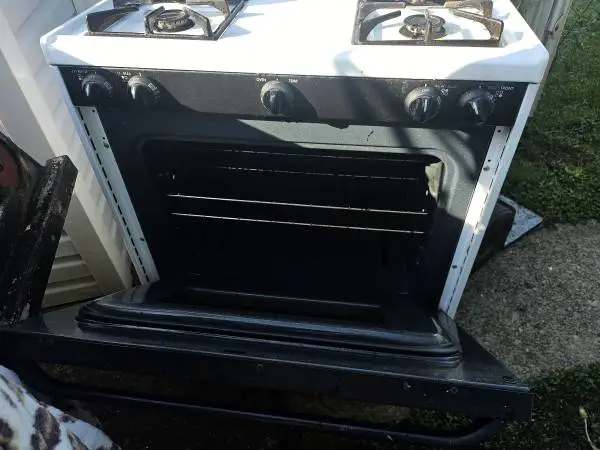 Gas stove