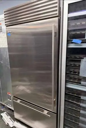 Subzero 36 ss bottom mount built in refrigerator