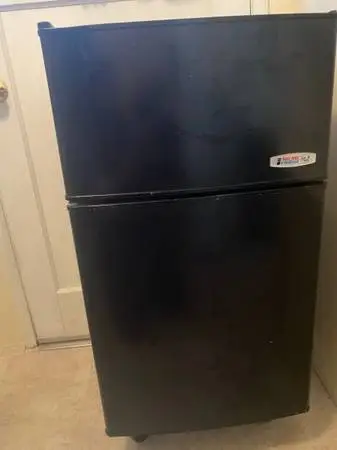 Mini Fridge / Freezer