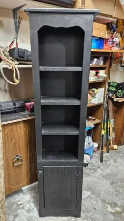 Sawdust City Skinny Hutch