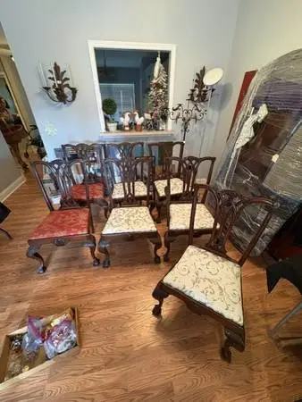 7 Vintage Dining Room Chairs - Great Condition