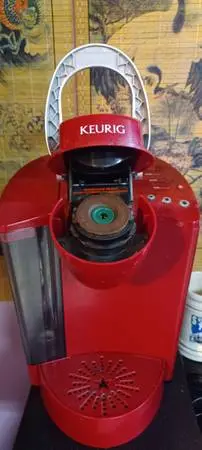 LARGE KEURIG COFFEE MAKER
