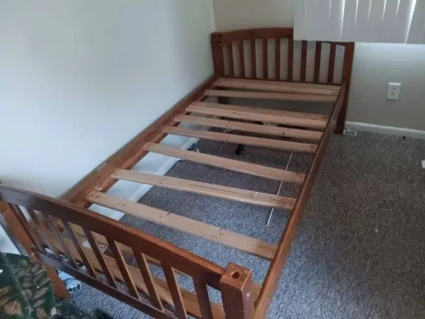 Twin bed and frame wood