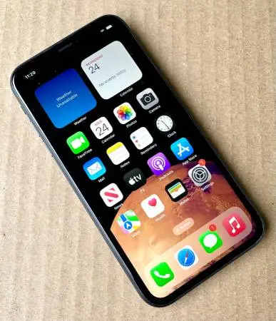 Unlocked - Apple iPhone XR (64 GB) Black - Like New