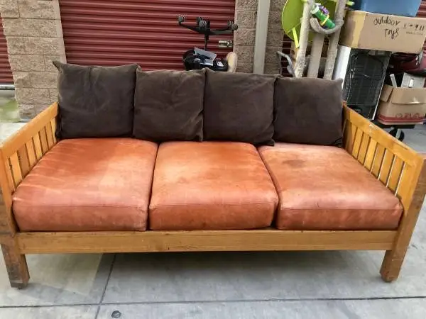 Daybed,solid oak,full/double,quality,very heavy duty,help deliver.