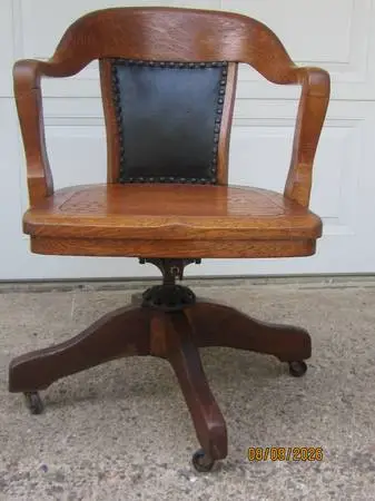 Antique Quarter Sawn Oak Wood Bankers Chair Swivel/Rolling