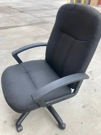 Office executive chair,black,swivel,height adj,mobile,arms,clean,dlvr