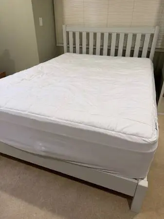 Zinus Wen Wood Deluxe Platform Frame – Queen (white) - by 8/11